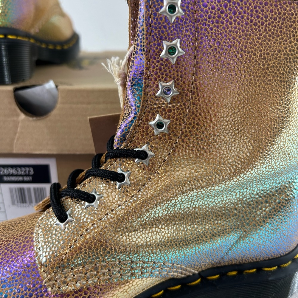 Dr. Martens 1460 Sand Rainbow Ray‎ Leather Lace Up Combat Boots Women’s 6 NEW - Picture 5 of 12